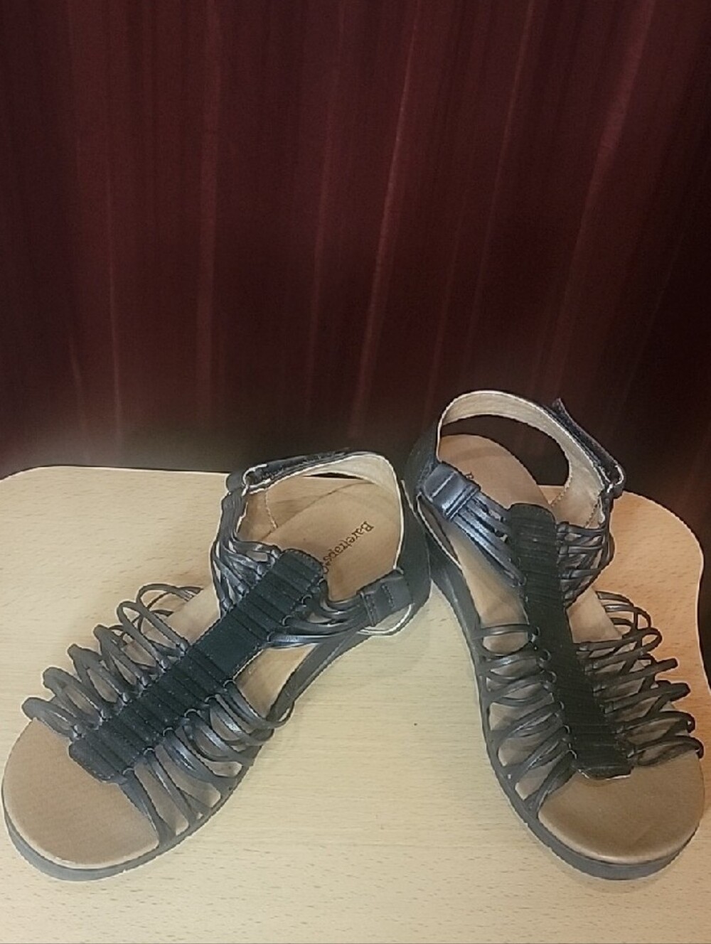 BareTraps Black Arch Support CAGNEY Sandals Sz 8.5